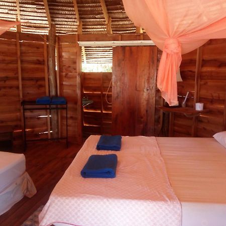 Tawan Bar And Bungalow Hotel Ko Phra Thong Eksteriør billede