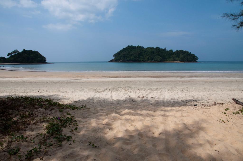 Tawan Bar And Bungalow Hotel Ko Phra Thong Eksteriør billede